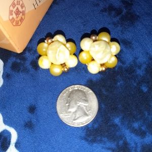 Olive Opal Clip on Earrings          ☆